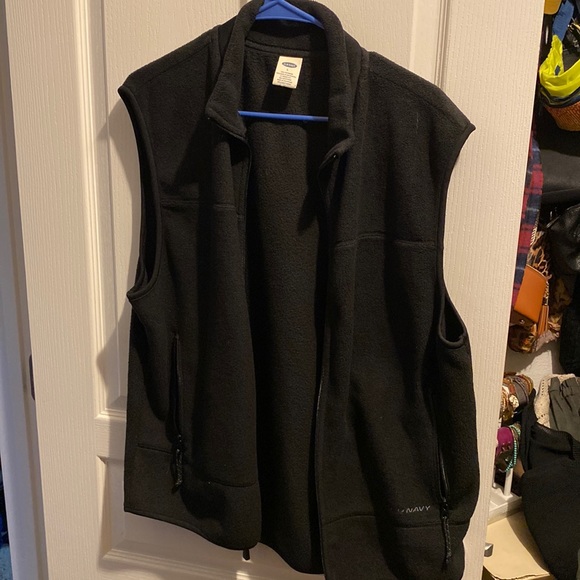 Old Navy Large Sleeveless ZipUp Fleece - Picture 1 of 4
